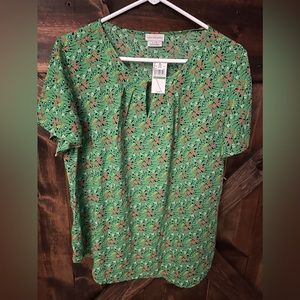 Women’s blouse, green floral, brand new